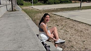 [Patines Tiene, Desconocido En, Big Butt] Vecina Cachonda En Patines Tiene Sexo Con Desconocido En Su Carro En Publico