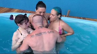 [Unicorn, Grande, Big Butt] 3 Safadas Fazem Sexo Com Piscineiro Do Pau Grande
