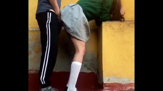[Le Deja Bien, De La Escuela, 18yo] Estudiantes Cogen En Publico En El Patio De Atr De La Escuela Antes De La Cuarentena Colegiala Mexicana Se Come Todo El Semen Le