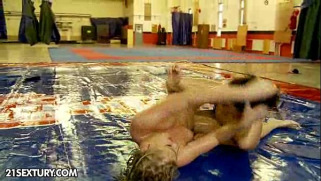 [21, Lesbian, NudeFightClub Presents Lyen] Vhorw Movies