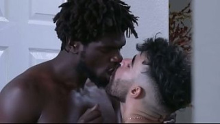 [Amateur, Cu Guloso Do, Male On Male] Pauz Preto Arromba Cu Guloso Do Papi Tatuado Sarado